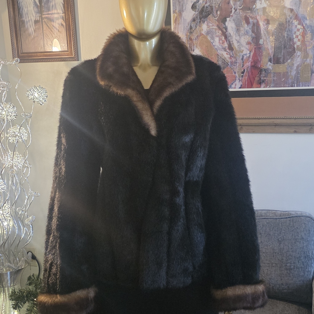 Vintage Pamela McCoy Elegant Black and Brown Teddy Jacket